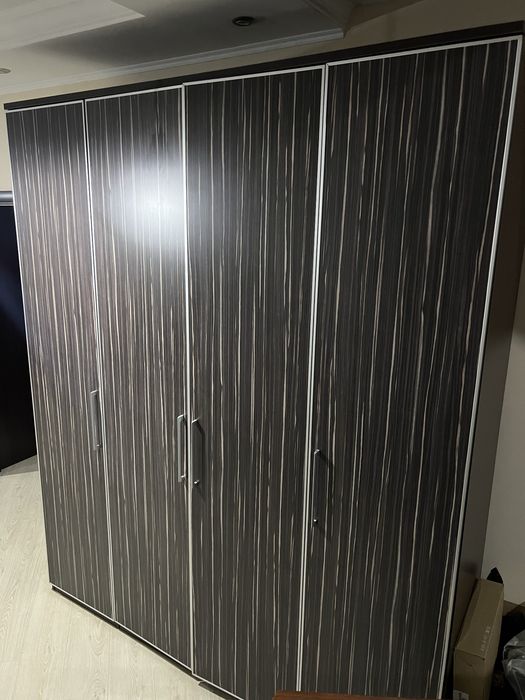 Продам шкафы и кровать