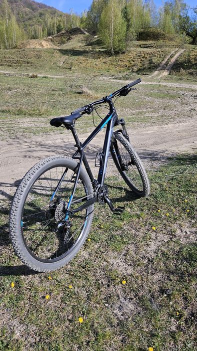 Bicicleta Cube Attention 29'