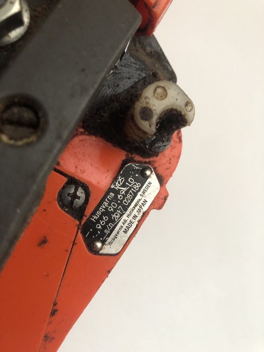 Drujba de o mana mica Husqvarna T425 în stare foarte buna