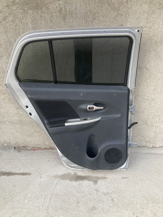 Задна лява врата за тойота урбан крузер/Urban cruiser 09-14г