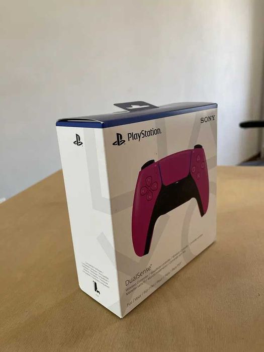 PlayStation 5 с 2 джойстика и 2 игри