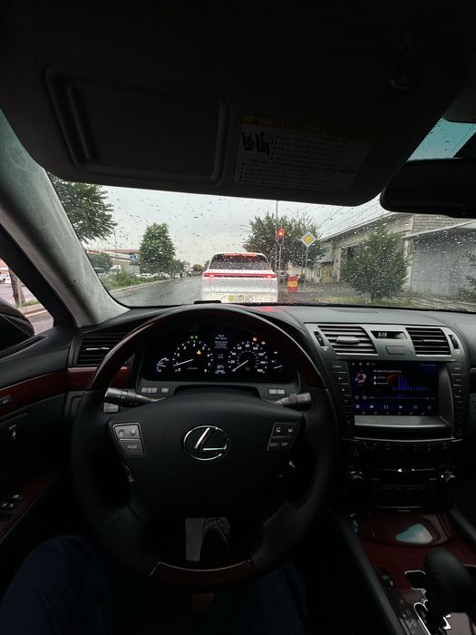 Продается Lexus LS600 hybrid 2008 года