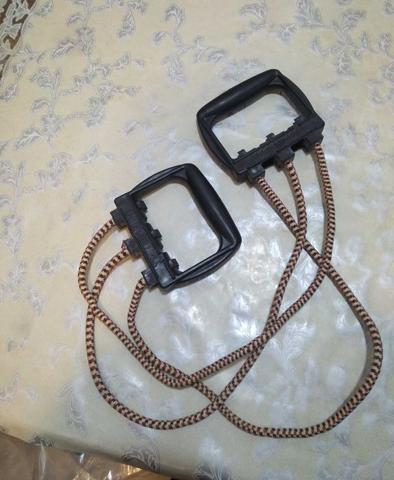 Эспандер и ручки.