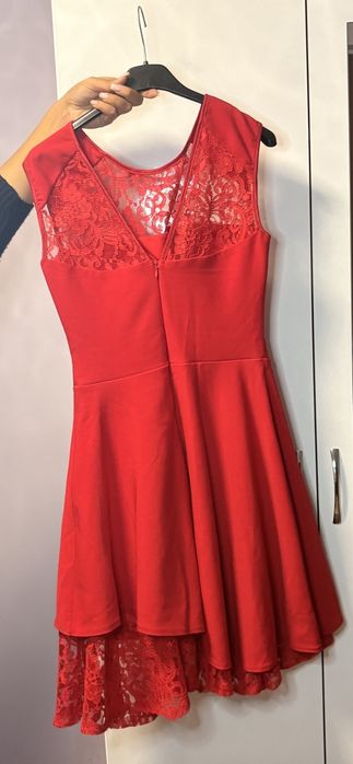 Къса червена рокля!