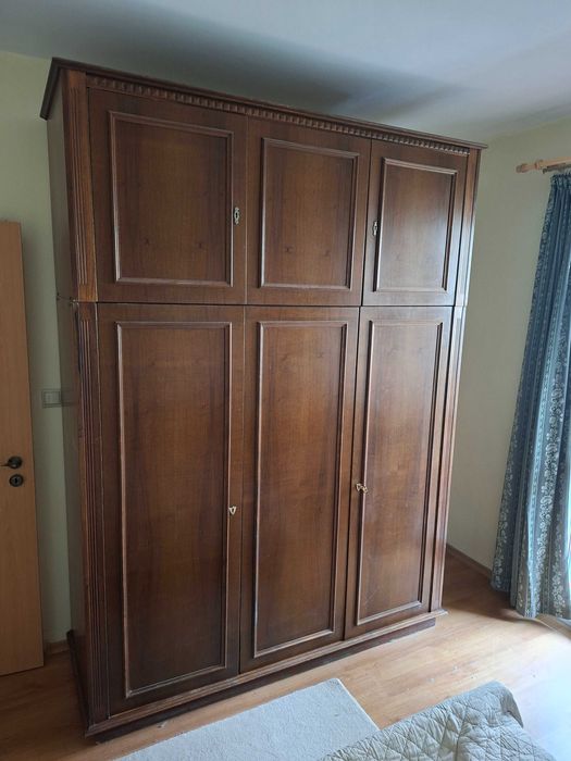 Гардеророб с надстройка трикрилен