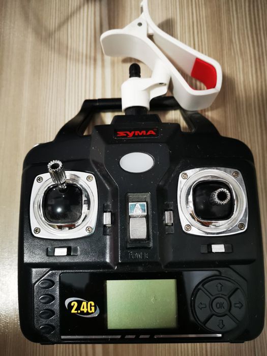 Dronă cu camera video