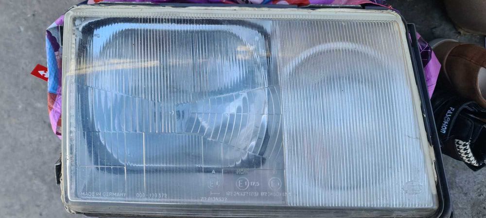 2 Faruri  MERCEDES-BENZ originale +unu gratis