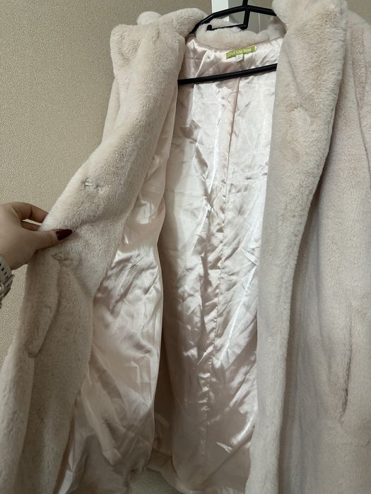 Продам женскую шубу