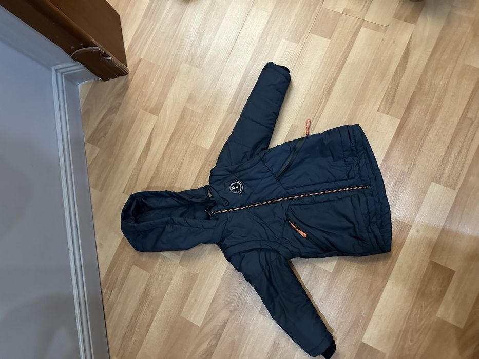 Продам детские куртки