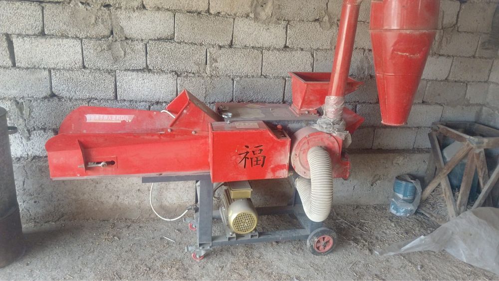 Дробилка измельчитель зерна и травы