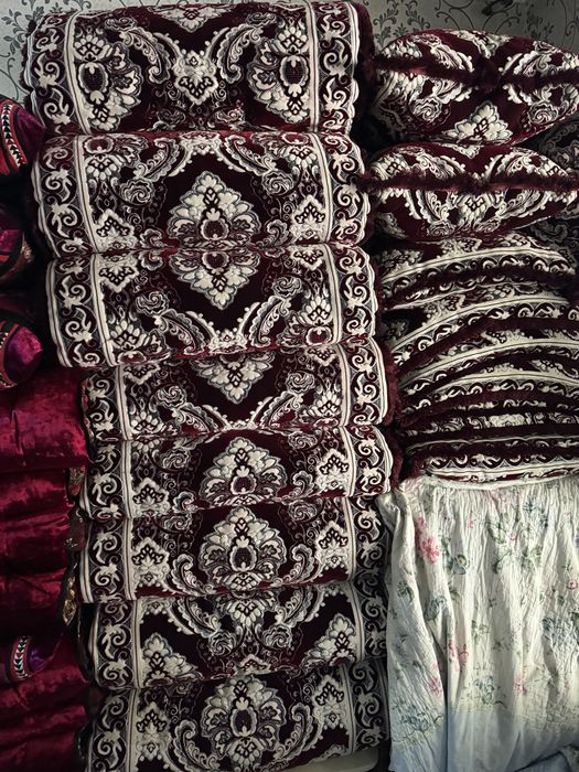 Kurpacha duxobalar sotiladi sandiqlari bilan kamplekt yengi