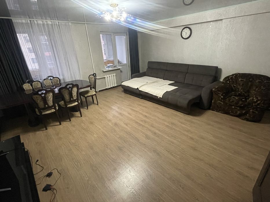 Сдается очень просторная комната для 2 девушек(проживание с хозяевами)