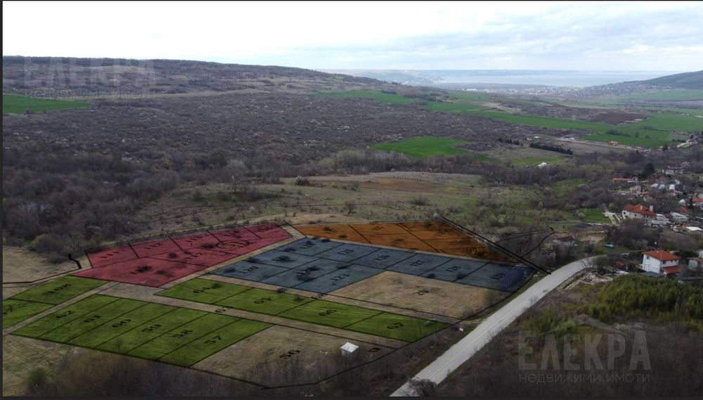 Парцели подходящ за изграждане на къщи на 15м с кола от гр. Варна