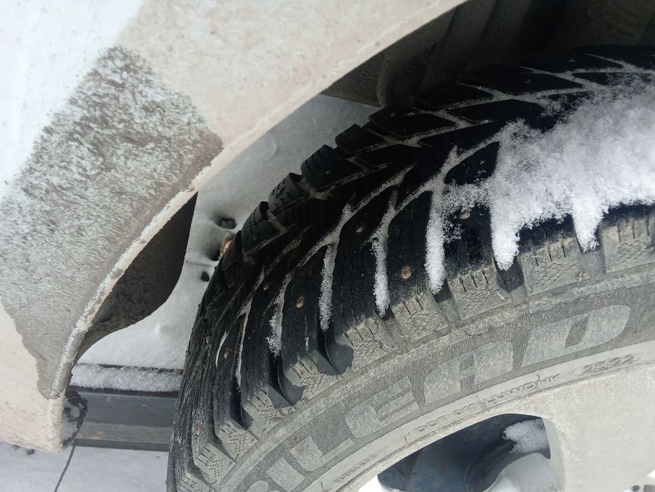 Продам два колёса с резиной