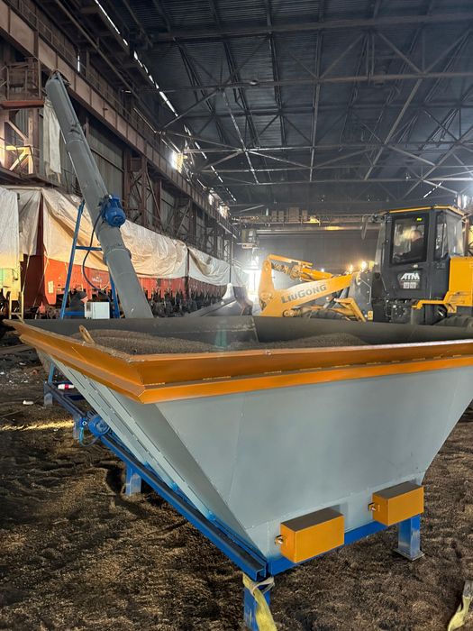 Шнековый  загрузчик вагонов с бункером