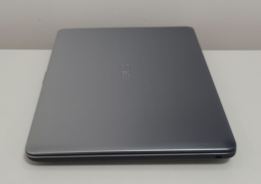 ASUS VivoBook 15 A540UB | i3-7020U | Nvidia MX110 | Full Box | Impecabil