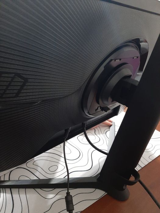 Монитор самсунг в хорошем состоянии