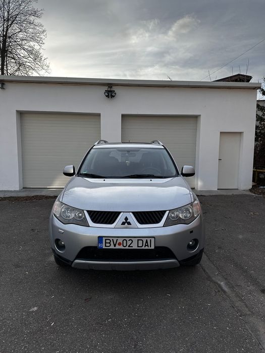 Vând Mitsubishi Outlander 2.0 Di-D