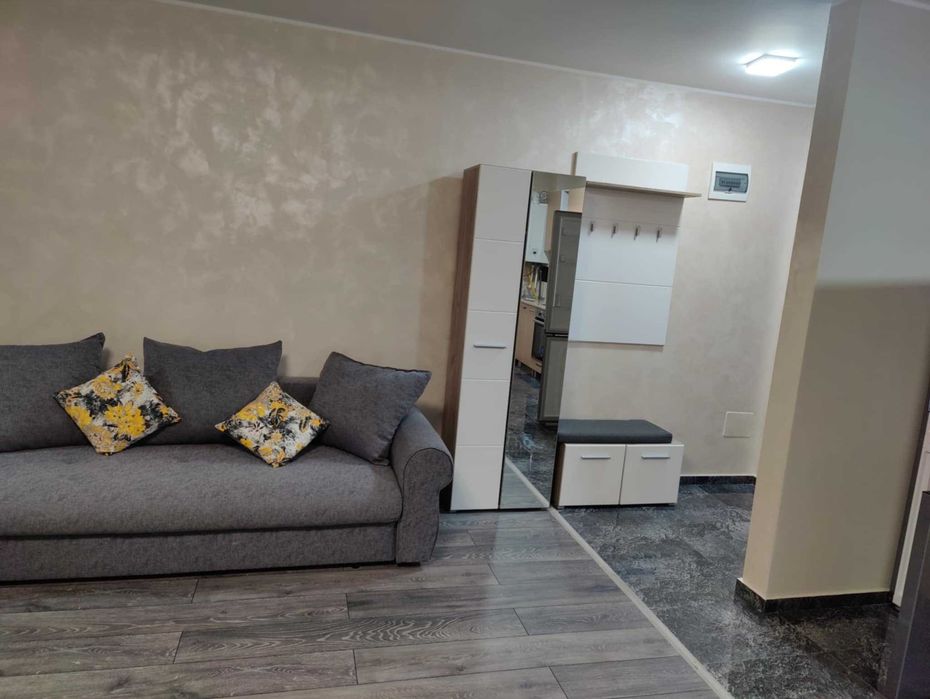 Apartament de închiriat cu 3 camere cu PARCARE -LIBER IMEDIAT- BLC NOU