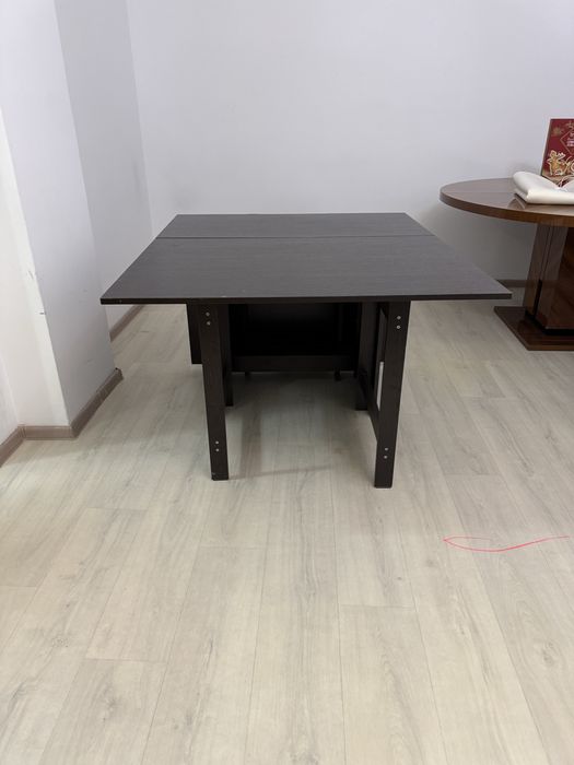 Стол книжка для гостиной