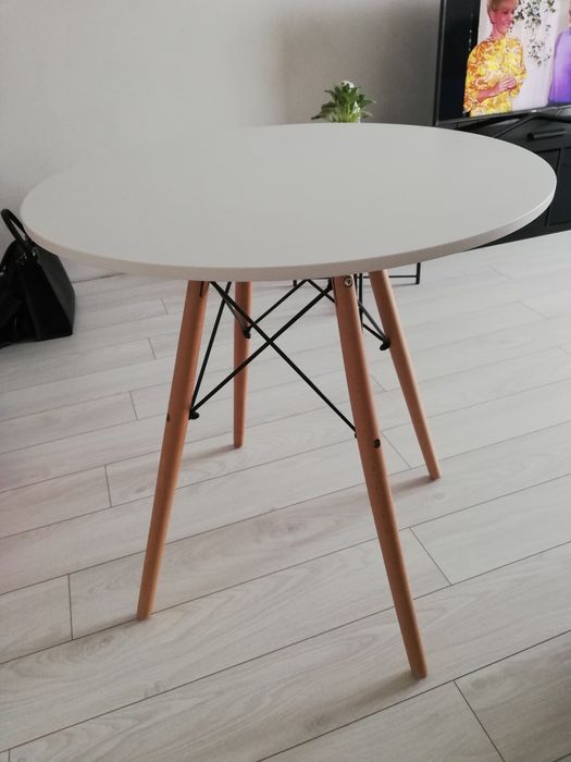 Продам круглый стол