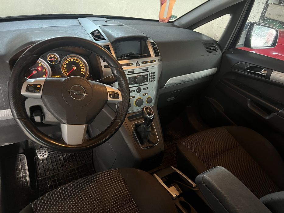 Opel zafira 2011 motor 1.9
