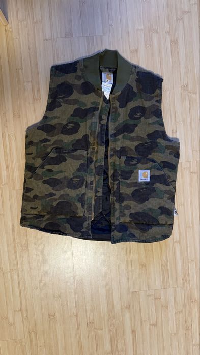 Carhartt x BAPE елек