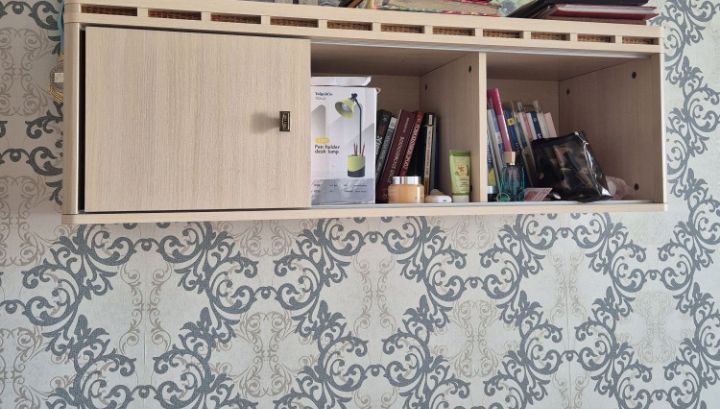 Продам полка и стол за 12000...