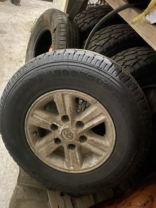 Тойота хайлюкс сатылады