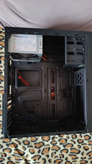 компютърни кутии със захранвания