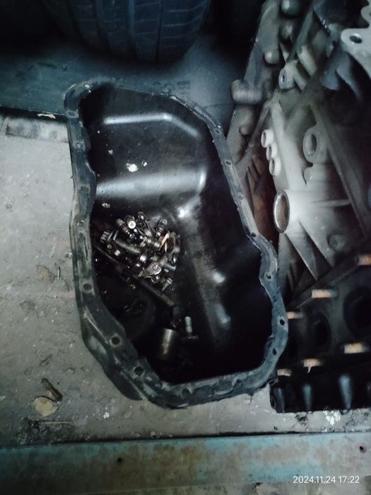 Продам мотор в сборе по запчастям