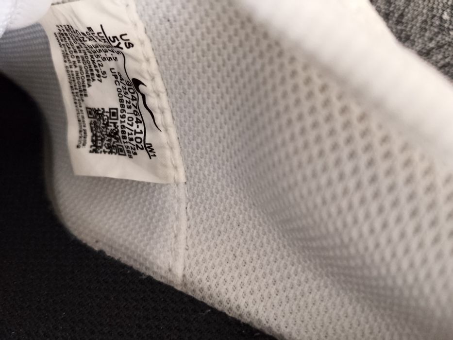 Продам летнюю обувь ,кроссовки .