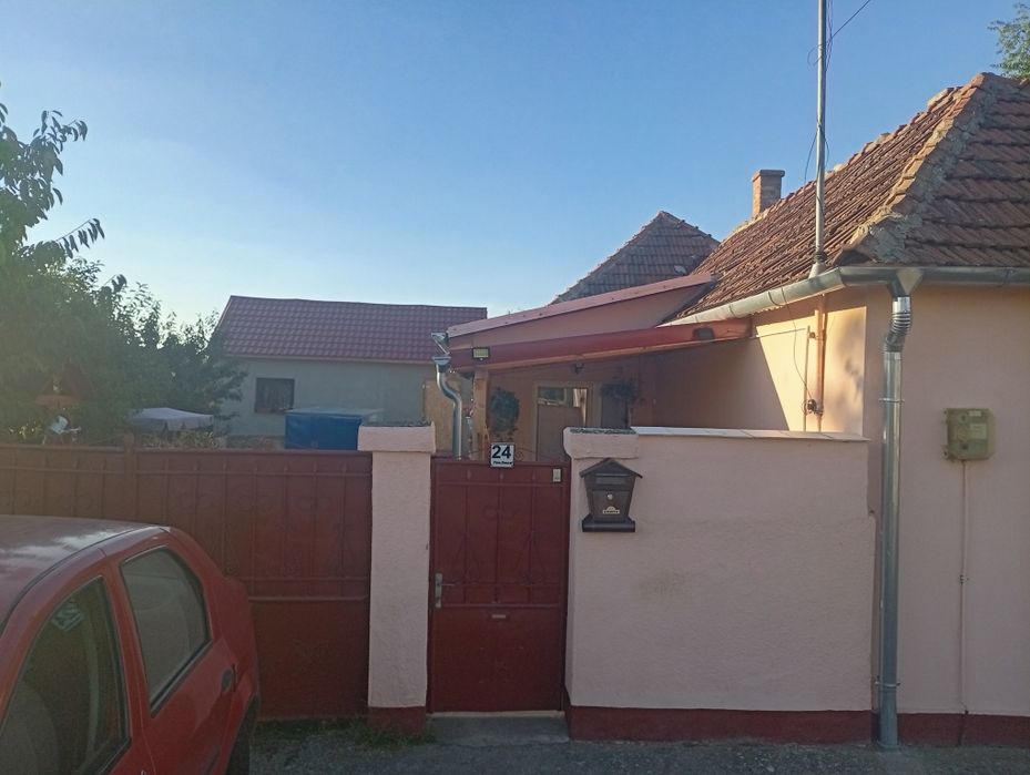 Vind casă 3 camere