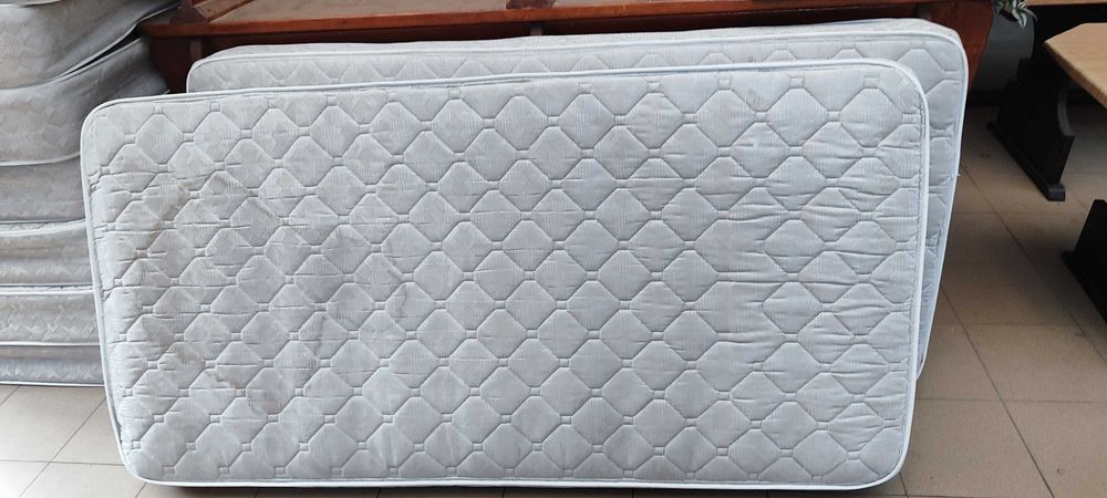 Двулицеви матраци ,телевизори и минибарове