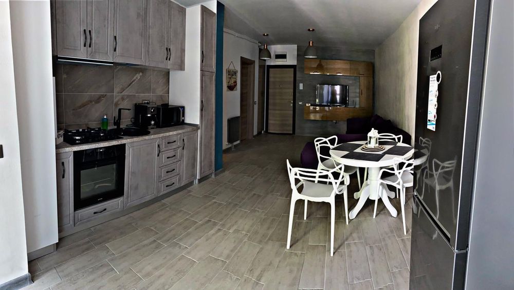 Inchiriez apartament 2 camere Mamaia Nord Alezzi.