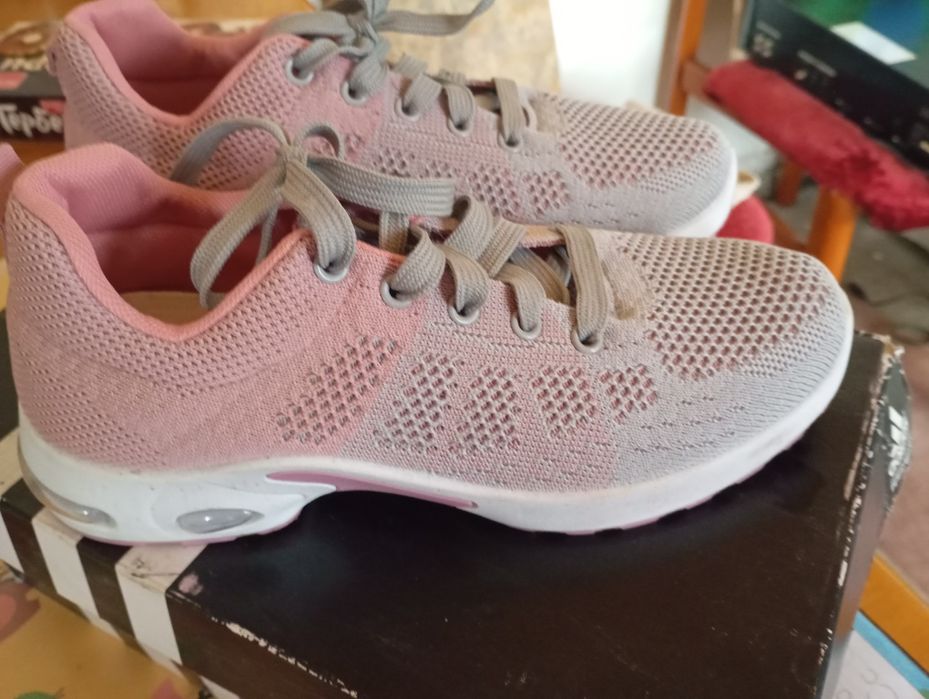 Спортни удобни обувки