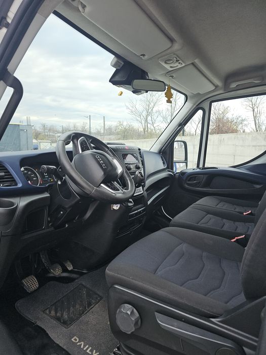 Iveco daily 35c18. An 2021. 180 cp. Prelata +lift!