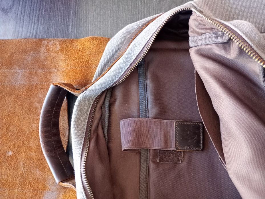 Vând  Rucsac din piele naturală și material textil Urban Bag