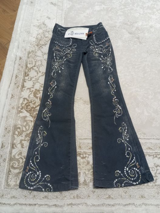 Продам джинсы новые