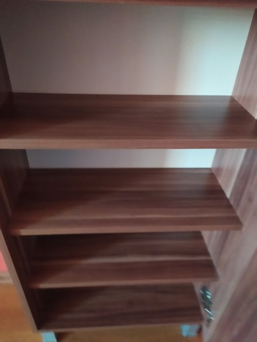 Шкаф с две врати