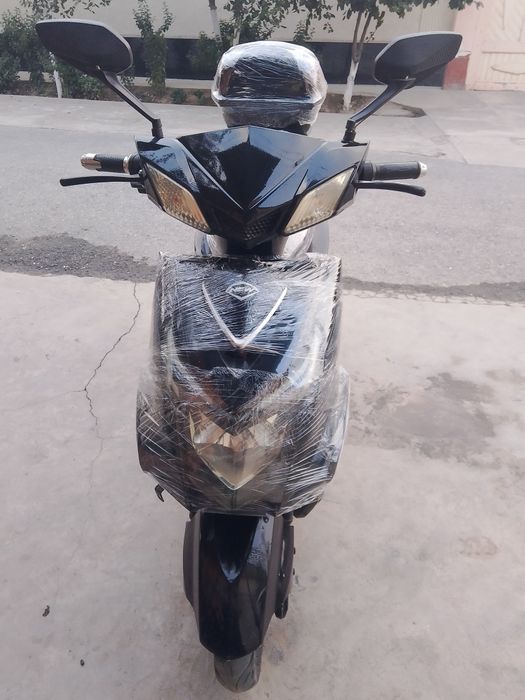 Skuter sotiladi . Скутер сотилади