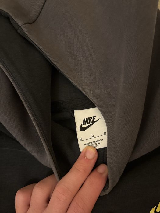 Продавам Nike tech fleece горнище