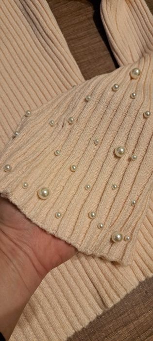 Елегантна блузка с перлички