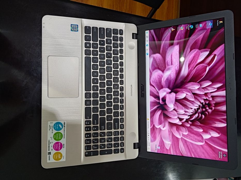 Laptop Asus A541U