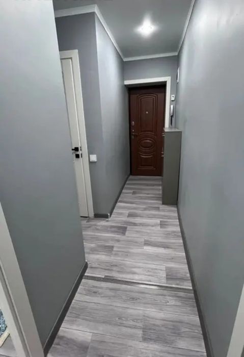 Продаётся 2 комн в центре М.Маметова