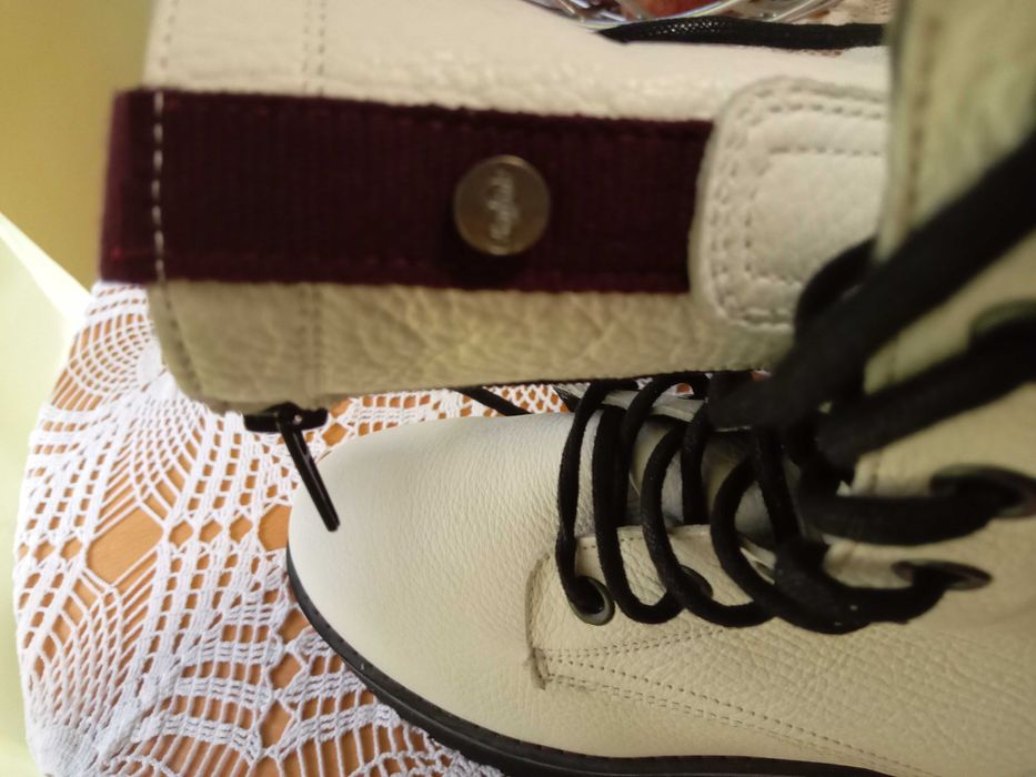 Дамски ботуши и боти