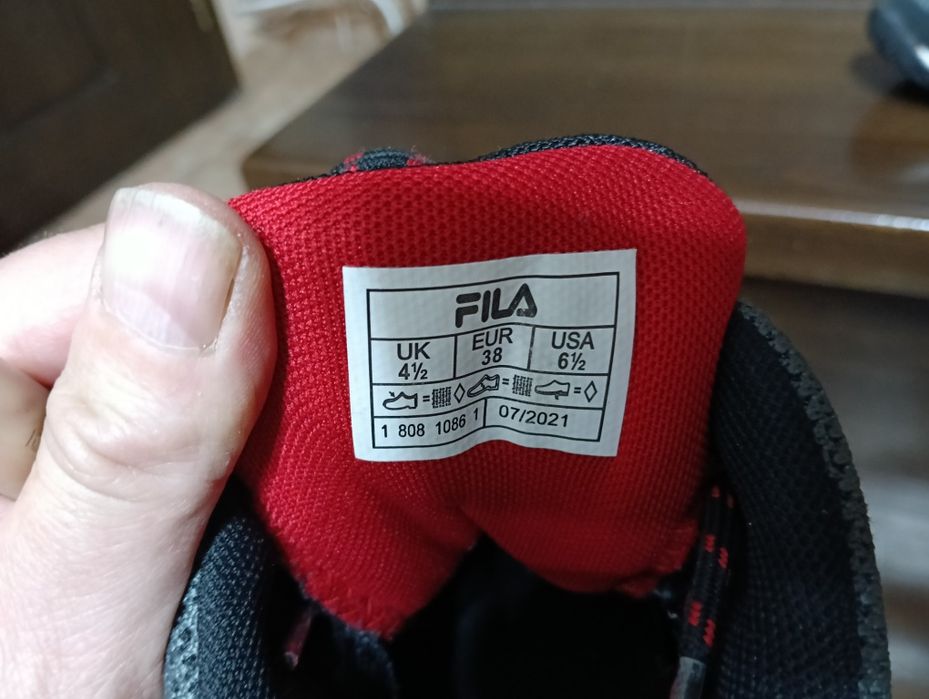 Adidași Fila mărime 38