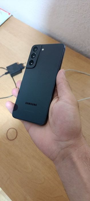 S 22 bor naqdga abmen yoq narxini keliwamiz kirishib savdo bor