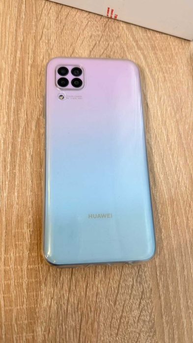 Huawei P40 Lite – 128 GB, много добро състояние, пълен комплект