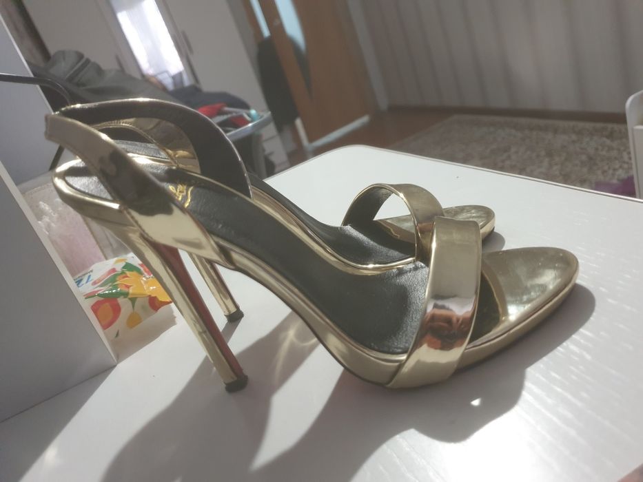 Продам туфли. Очень удобно, модно, стильно, размер 37